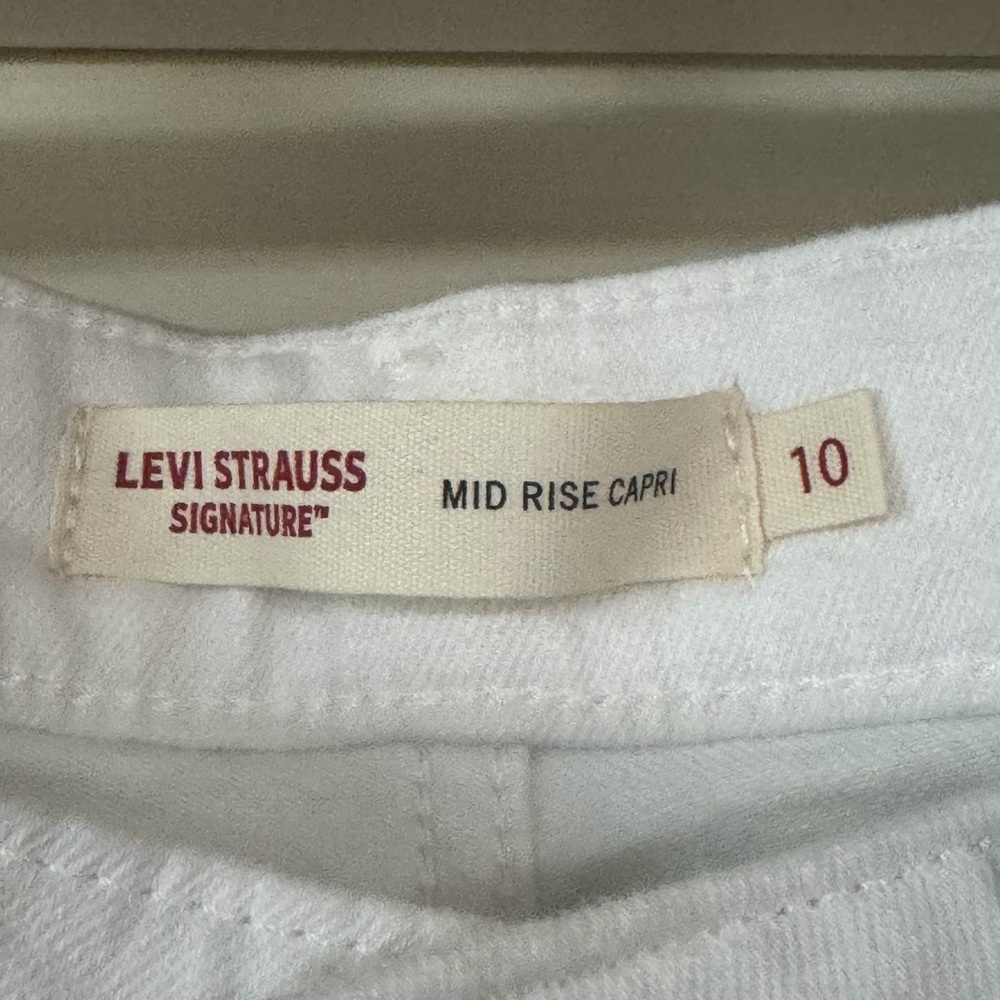 Levi's White Ankle Crop Jeans - Picture 3 of 5
